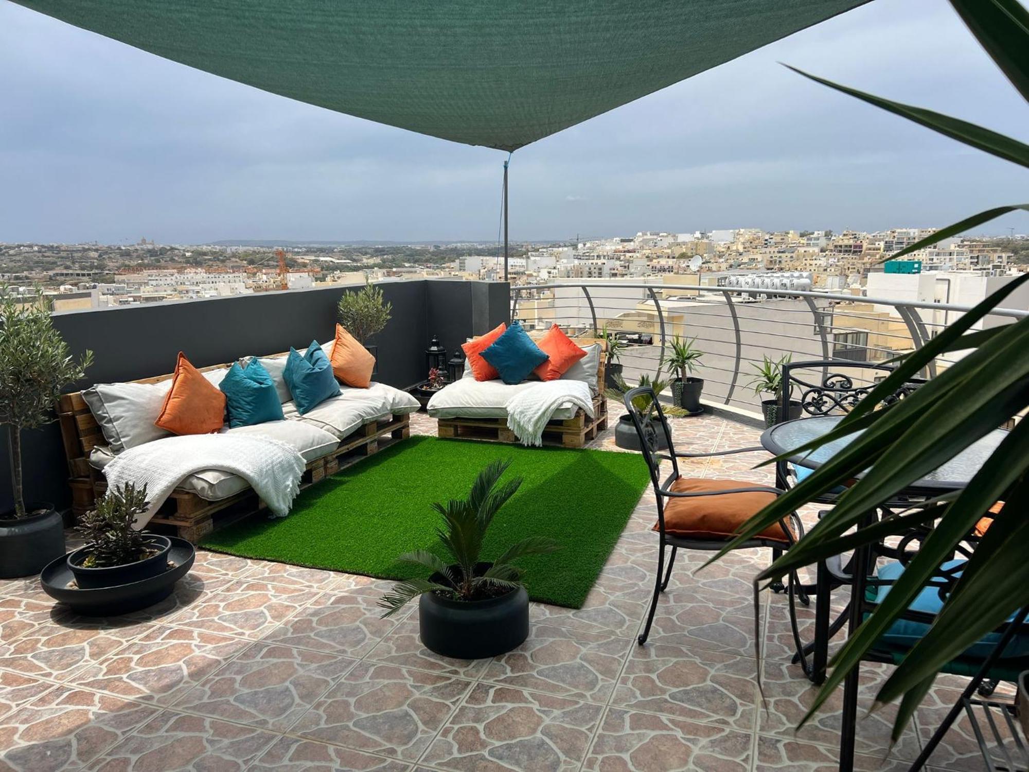 Trendy Seaside Escape 2 Bedroom Penthouse Марсаскала Экстерьер фото